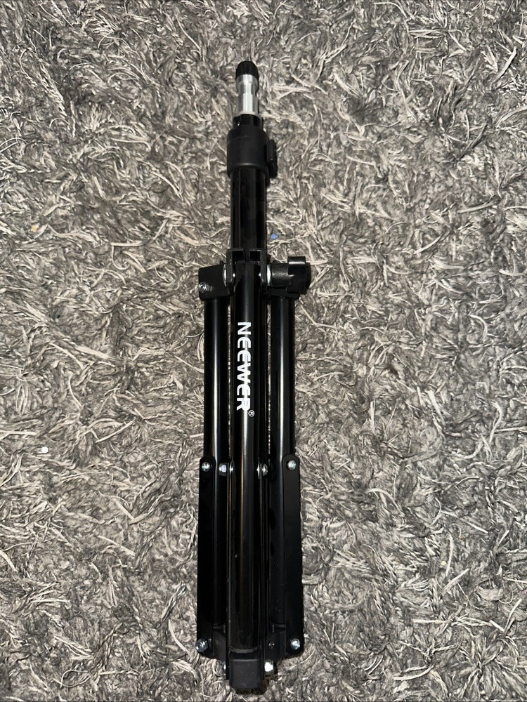 Neewer Mini Desktop Tripod or Light Stand
