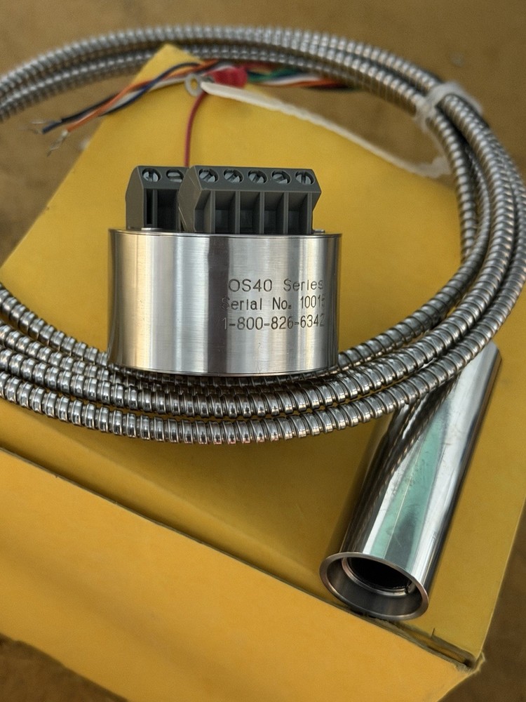 OMEGA OS40 Series Micro Infrared Temperature Transducer