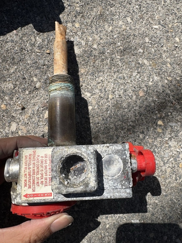 Robertshaw Water Heater Gas Valve (110-206)