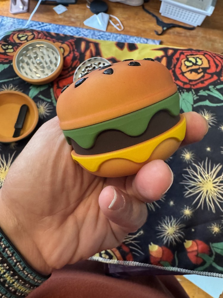 Cheeseburger Design Metal Herb Grinder – Kitchen & Herb Tool”