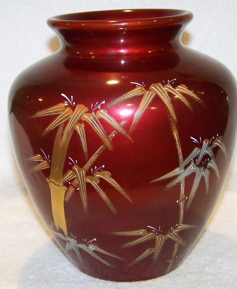 RED LACQUER LIKE VASE - BAMBOO SHOOTS
