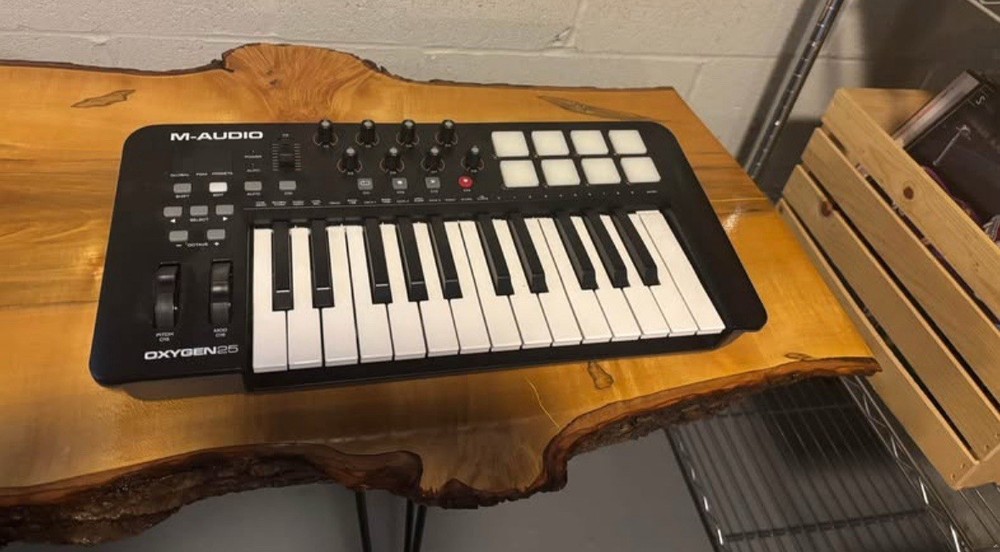 M-Audio Oxygen 25 Keyboard