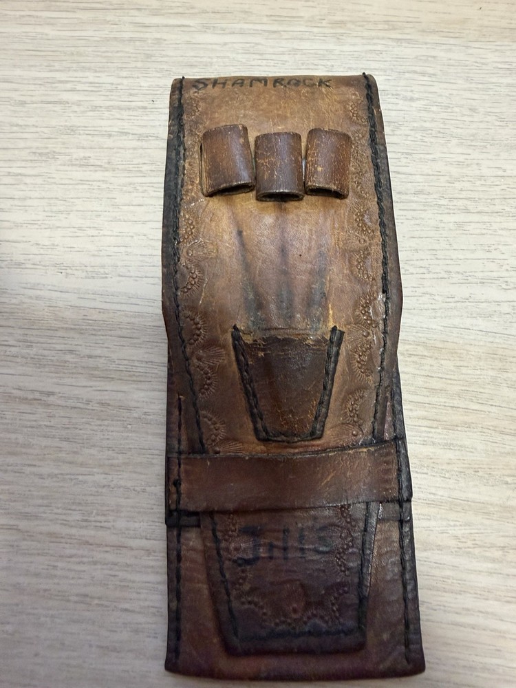 Vintage 3 Dart Leather Holder