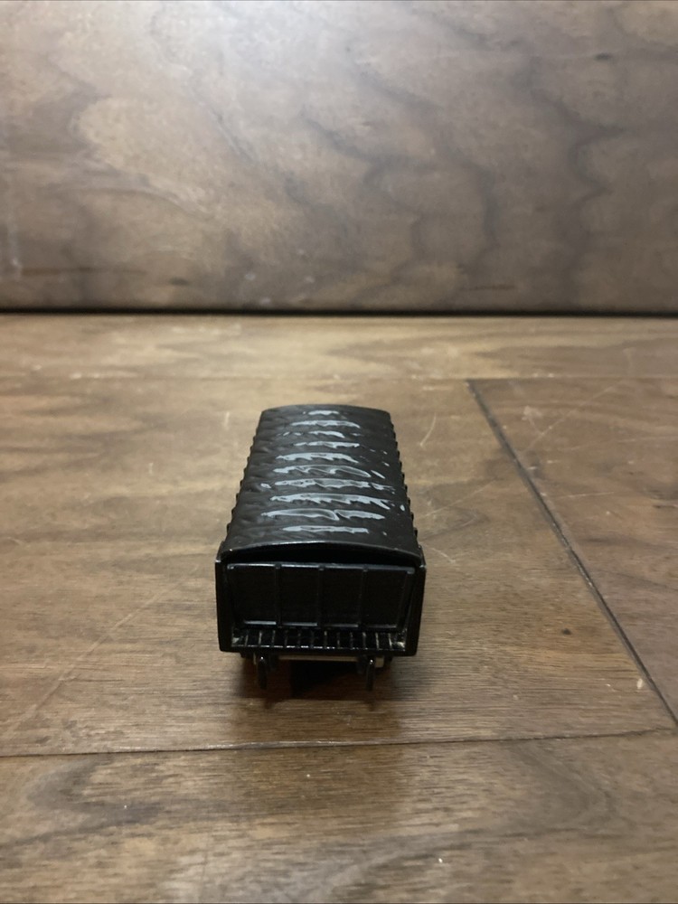 Tomy Scale Grain Trailer, Black