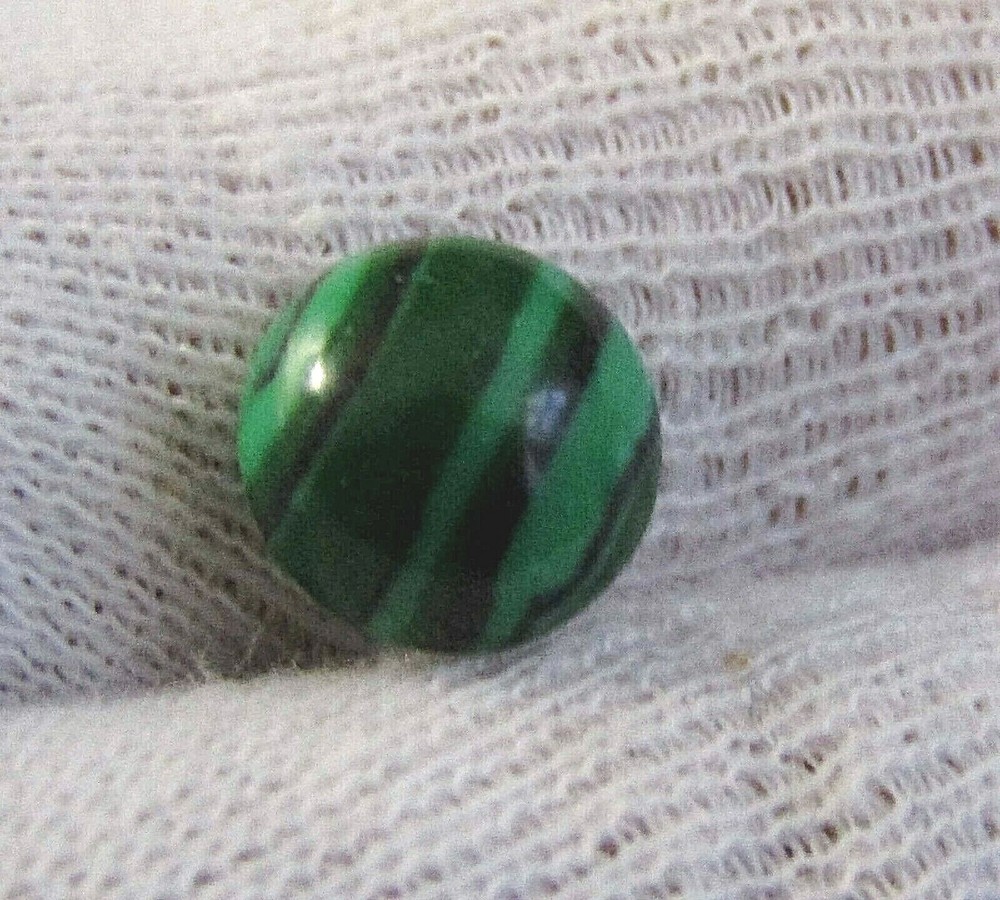 NATURAL MALACHITE, CABUJON 8MM