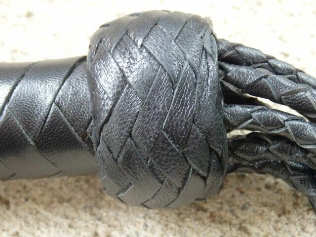9 PLAIT PLAITED TAIL Leather Flogger Whip - Horse Training Tool ROLLING THUNDER
