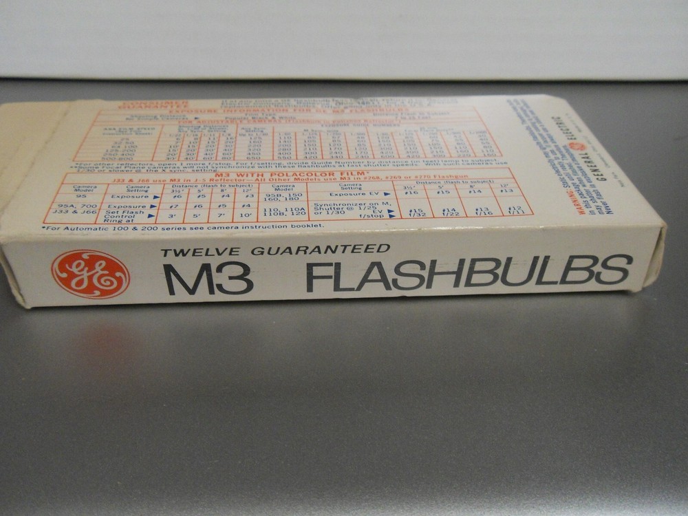 Vintage (12) GE M3 Flashbulbs With Box
