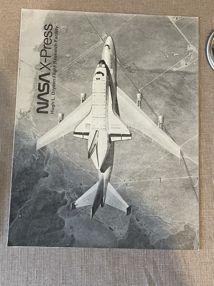 CHALLENGER SPACE SHUTTLE BOOKLET PATCH PIN DECAL