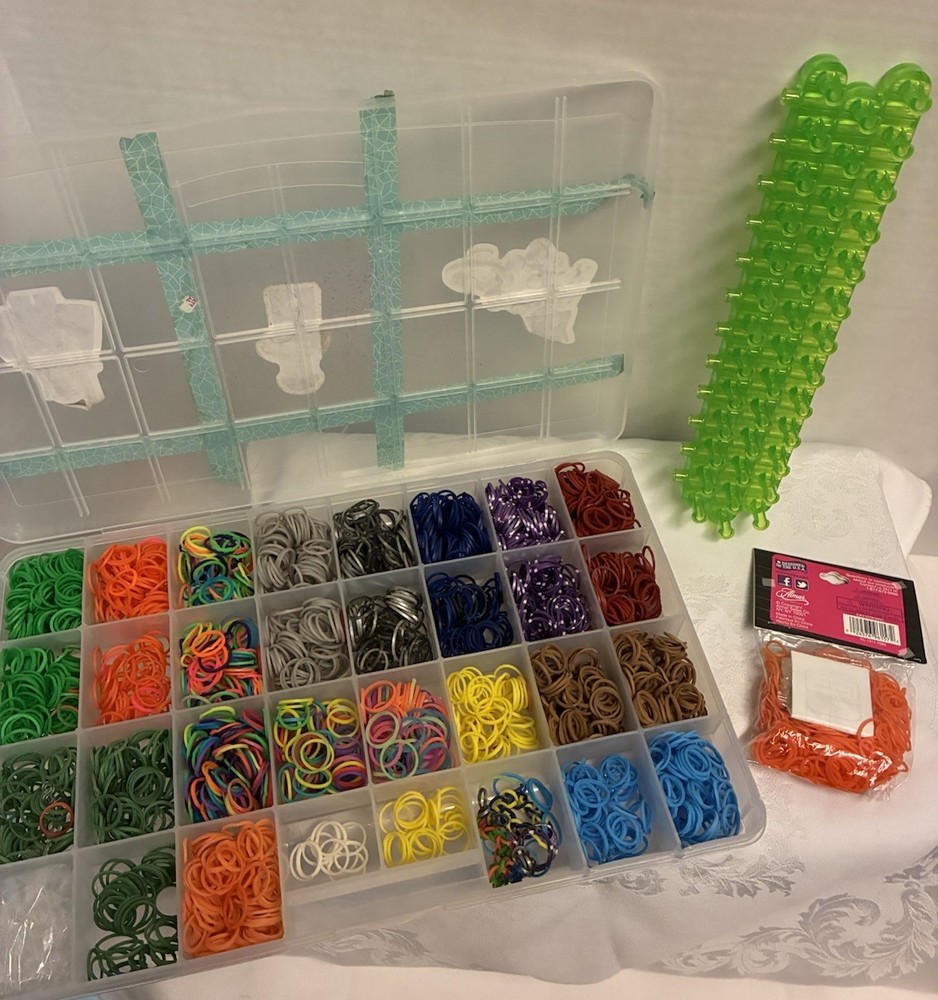 Rainbow Loom Bracelet Kit/case With Elastics,loom,hooks Preowned A10