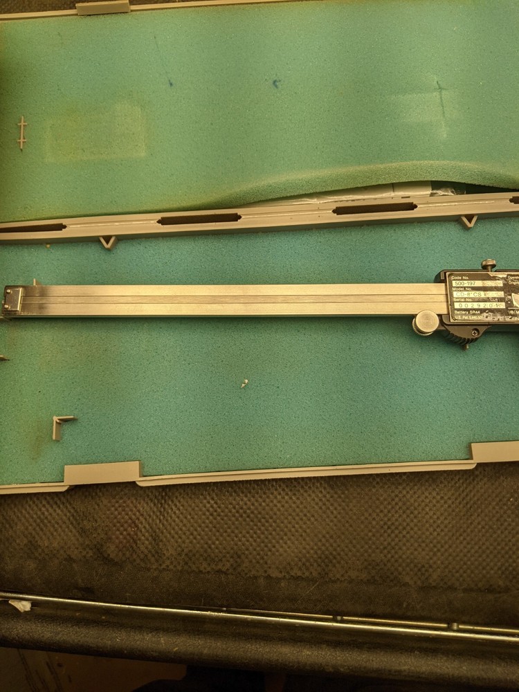Mitutoyo 500-197 Absolute Digimatic Vernier Caliper model CD-8"CS