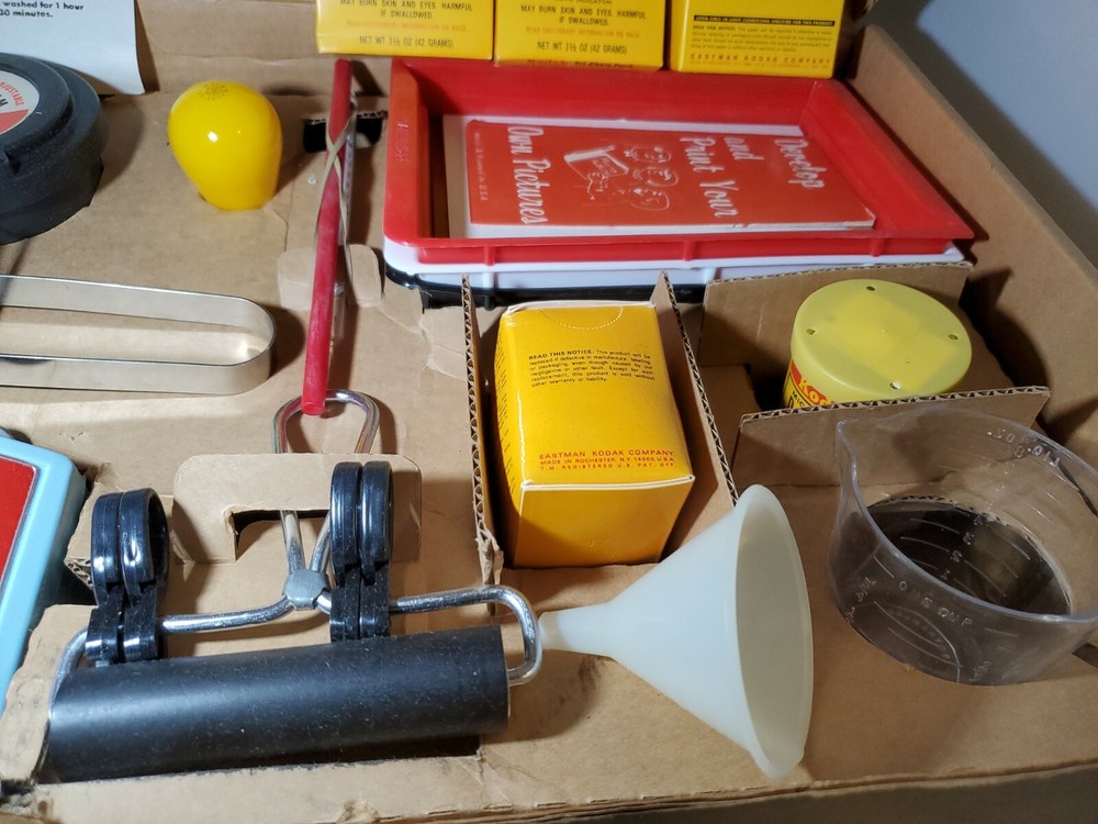 Vintage Kodak Photograph Developing Kit RARE