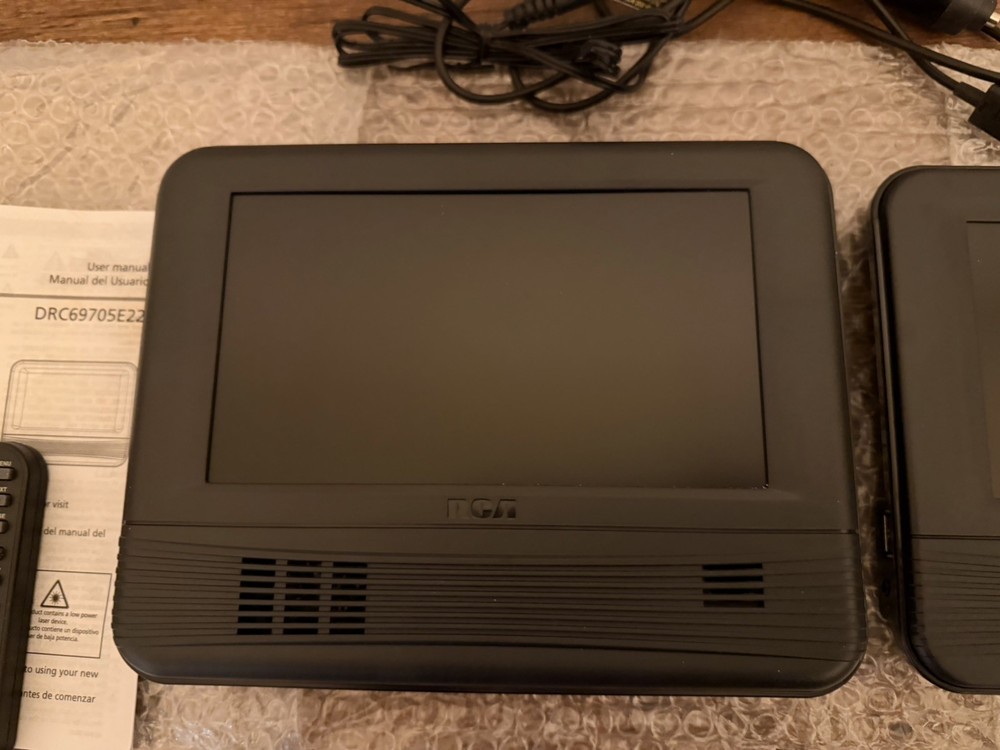Duel Screen 7" Mobile DVD System RCA NEW No Mounting Straps A11
