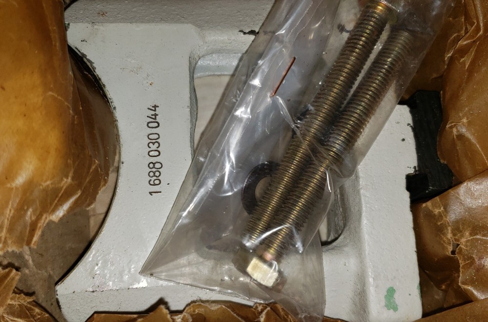 1 688 030 044 nos oem bosch mounting support