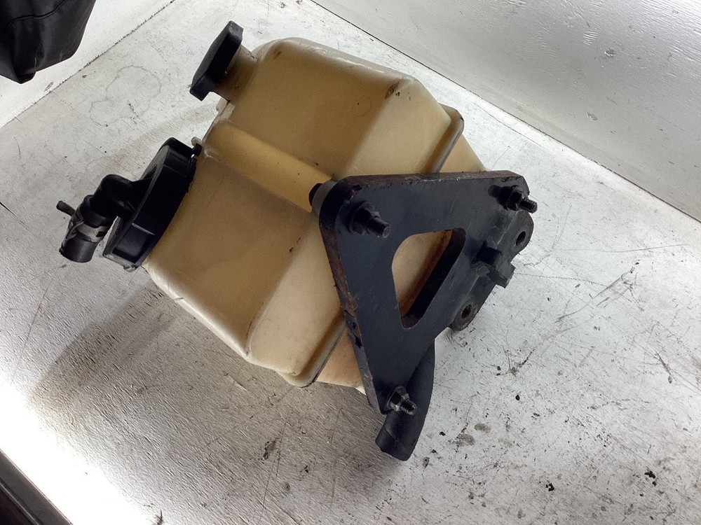 Freightliner M2 112 Power Steering Reservoir - Used