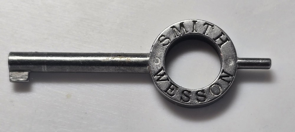 S&W / Smith & Wesson # 31136 Handcuff Key - Fits Multiple Models