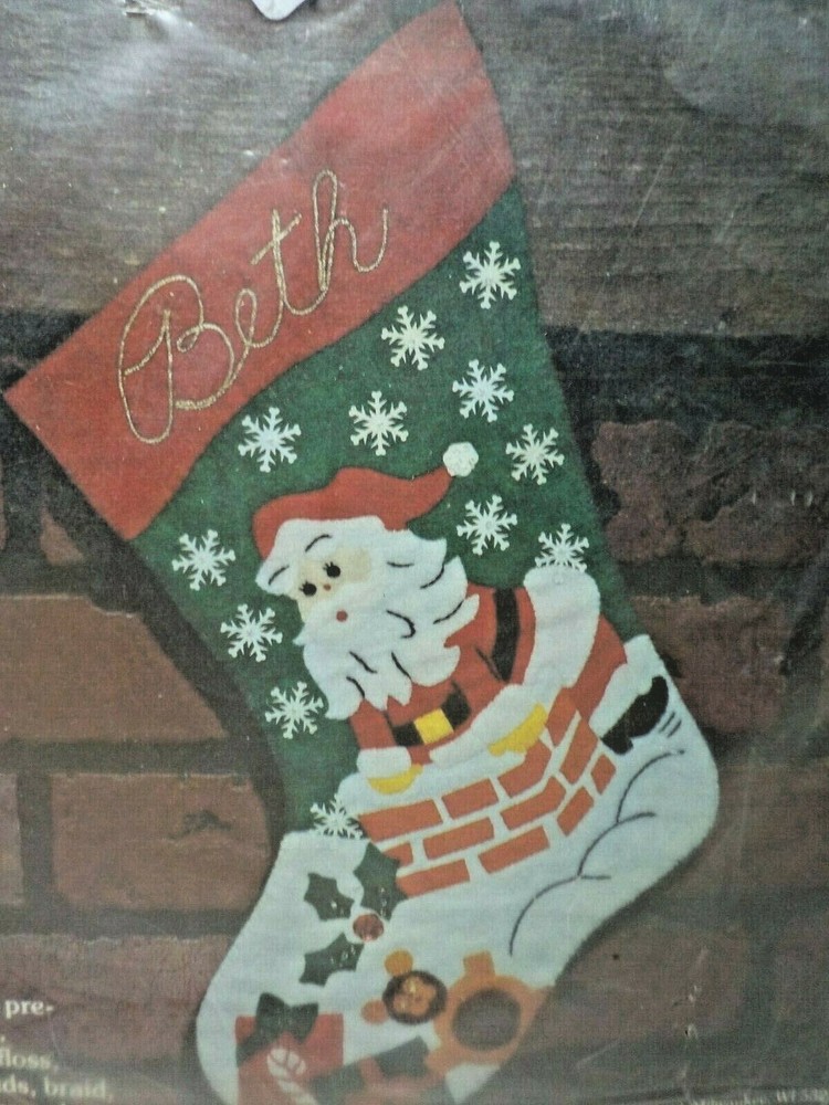 SANTA COMING DOWN THE CHIMNEY FELT SEQUIN CHRISTMAS STOCKING KIT 9002 ADCO
