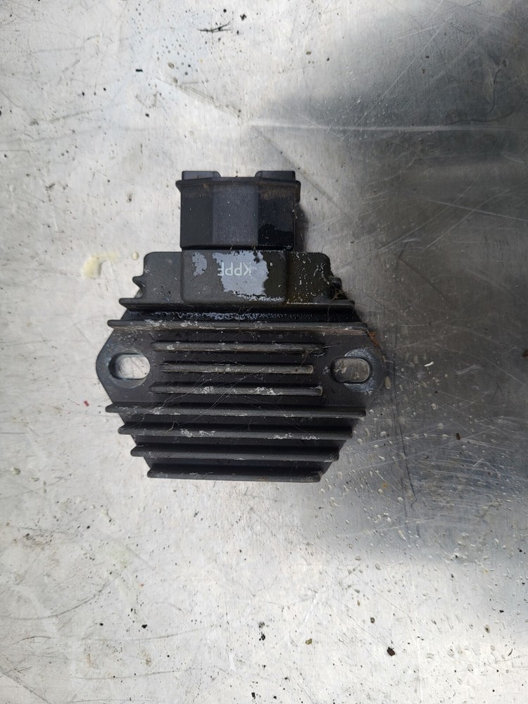 Regulator rectifier for a Honda CBR 125 2005