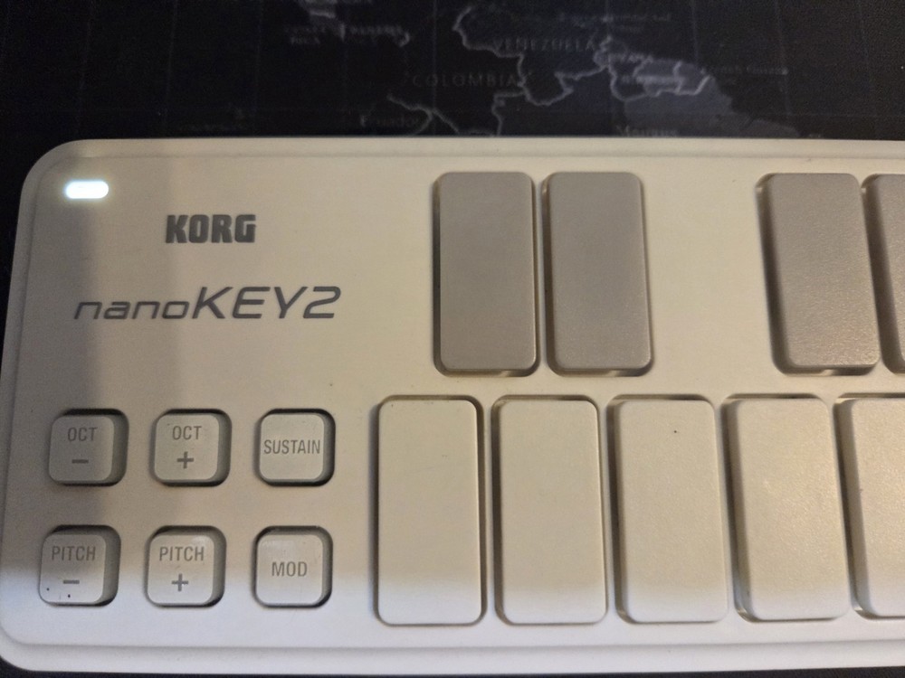 Korg NANOKEY2 USB 25 Key Keyboard Controller White