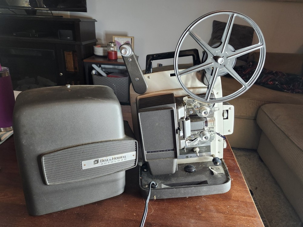 Bell & Howell 346A Super 8 AutoLoad Projector Motor Engages Needs Service