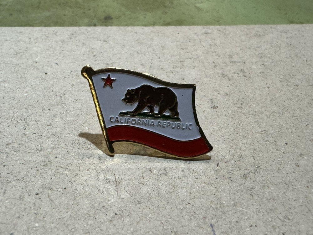 California State Flag “BEAR” Lapel Pin
