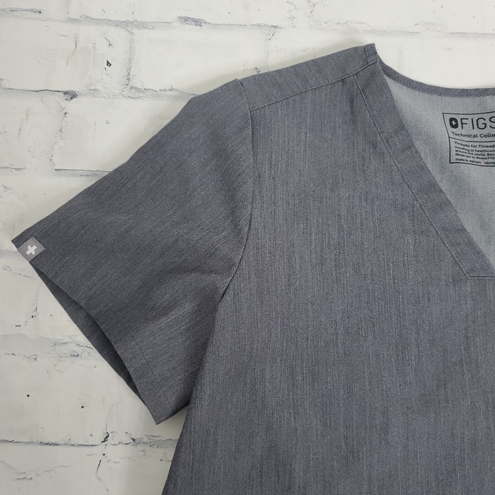 Figs Scrub Top Womens Medium Casma Three Pocket Gray Graphite Short Sleeve