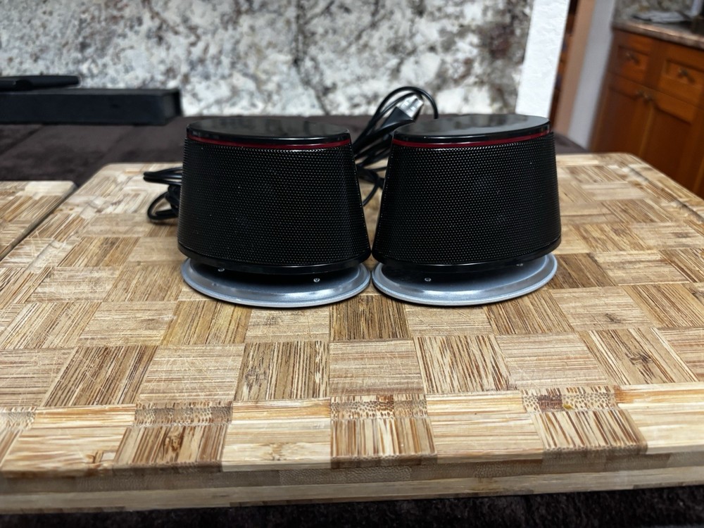 Black USB-Powered Wired 2.0 Channel Oval Plastic Computer Speakers Pair