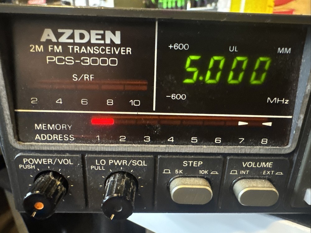 AZDEN PCS-3000 2 METER FM 25W TRANSCEIVER Powers On - Needs Work
