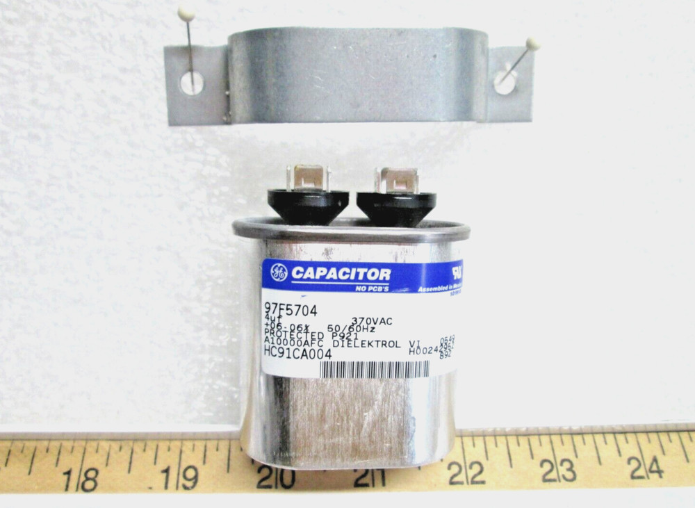 GE Genteq  Oval  RUN CAPACITOR 4 uf MFD 370VAC HC91CA004 Carrier Bryant Tempstar