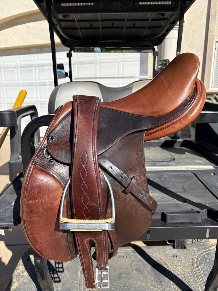 TAD COFFIN SMART-RIDE PERFORMANCE SADDLE WITH FORWARD FLAPS SIZE 16