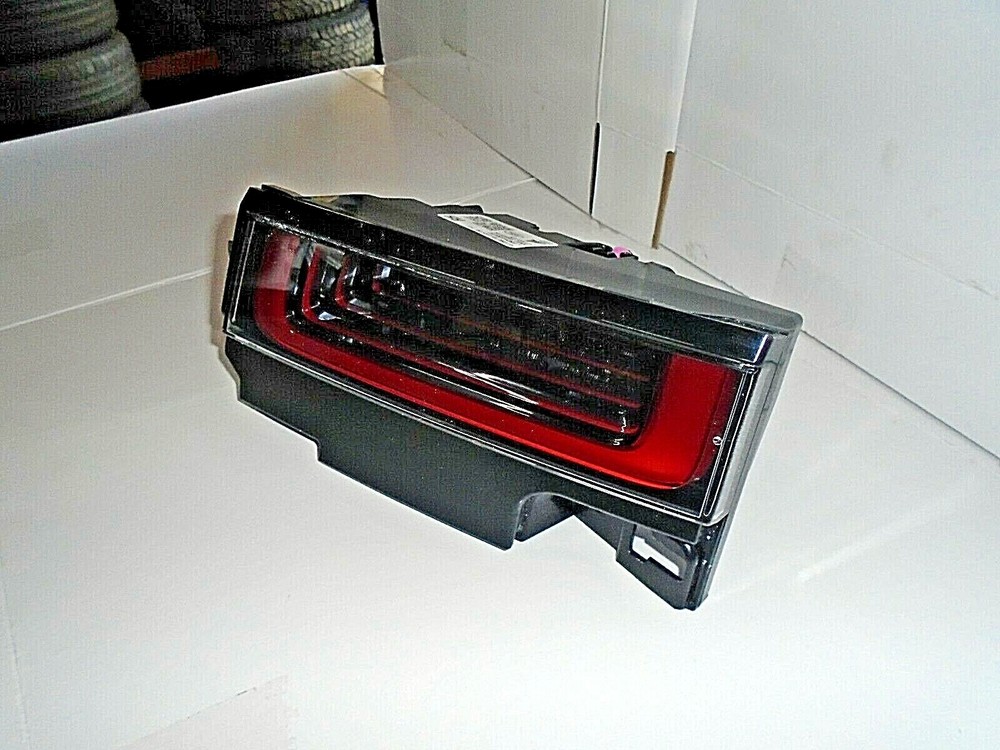 Range Rover Evoque 2019 New Model Rear Right Hand Tailgate Light LR128384 (C)