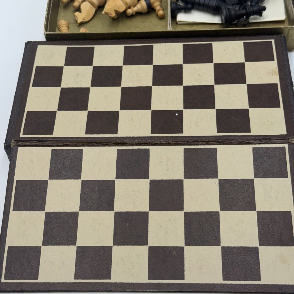 Vintage 1960'S Cavalier Magnetic Chess Game