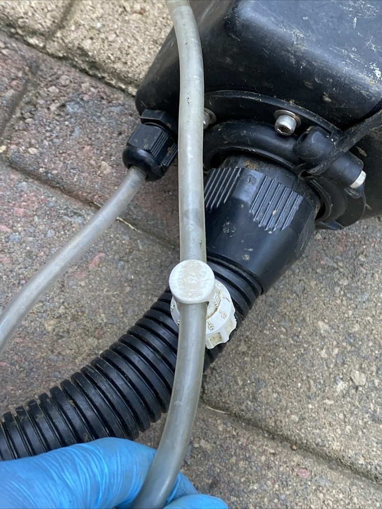 MTECH TEAT SCRUBBER PREP SYSTEM FOR PARTS / NOT WORKING