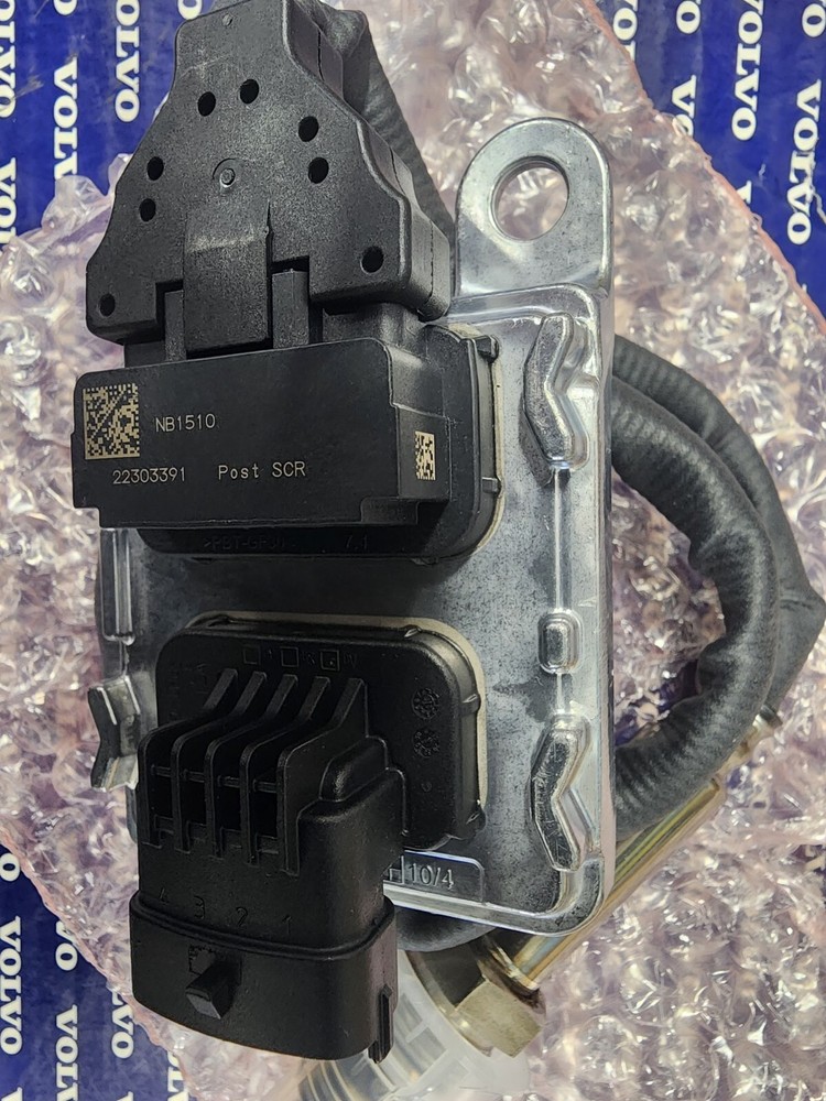 100% GENUINE OEM VOLVO D13 outlet nox sensor 22303391