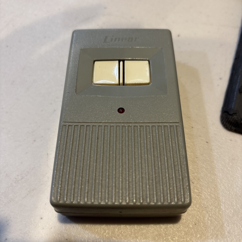 Vtg Linear Mega Code MCT-2 2-Ch Visor Remote DNT00084 Untested Ex (flat ship)