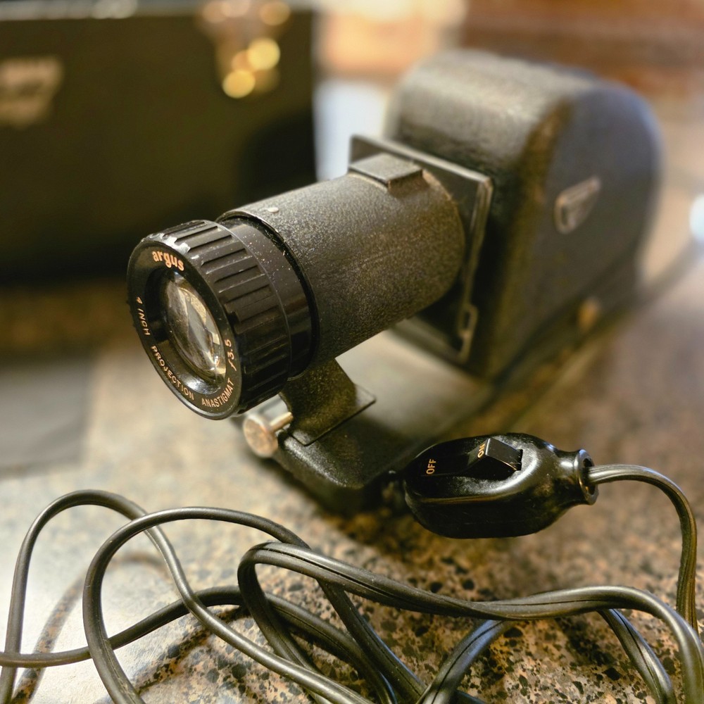Vintage Argus Slide Projector - UNTESTED