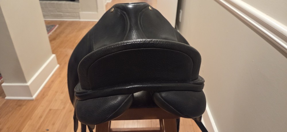 Bates Isobel Dressage Saddle Size 17.5
