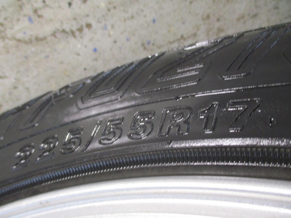 Used Headrest fits: 2002 Chrysler 300m Grade A