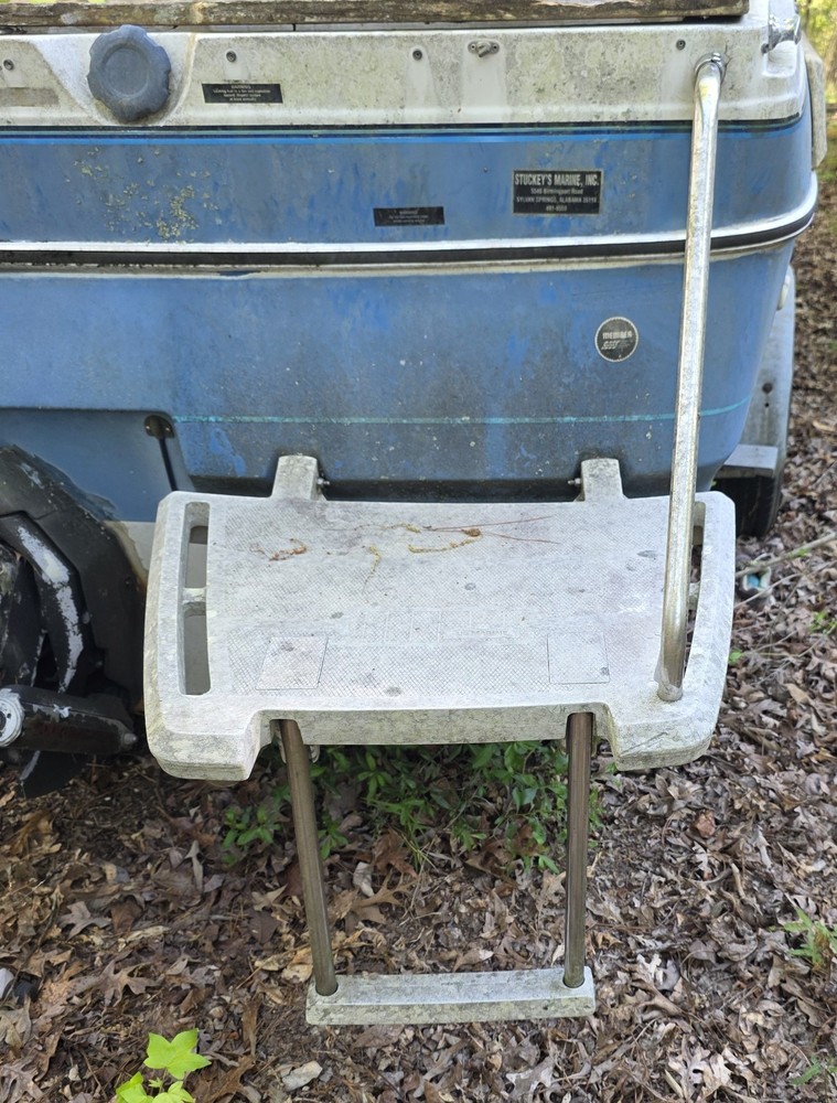 1985 Bayliner Swim Platform