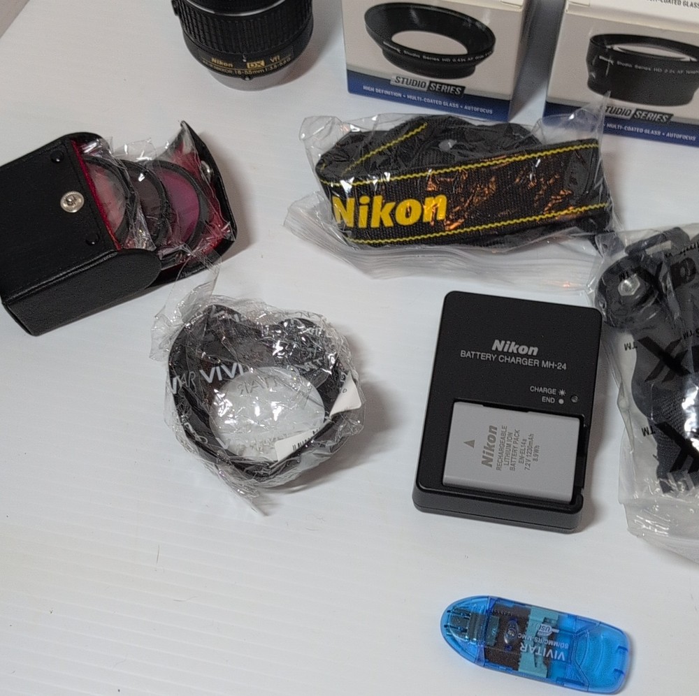 Low shutter count - Nikon D3500 Camera Bundle with 18-55mm Lens + Accessories