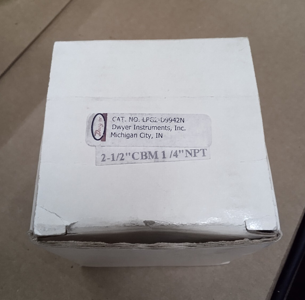 Dwyer LPG2-D9942N Control & Indicator, Low Pressure Gauge!