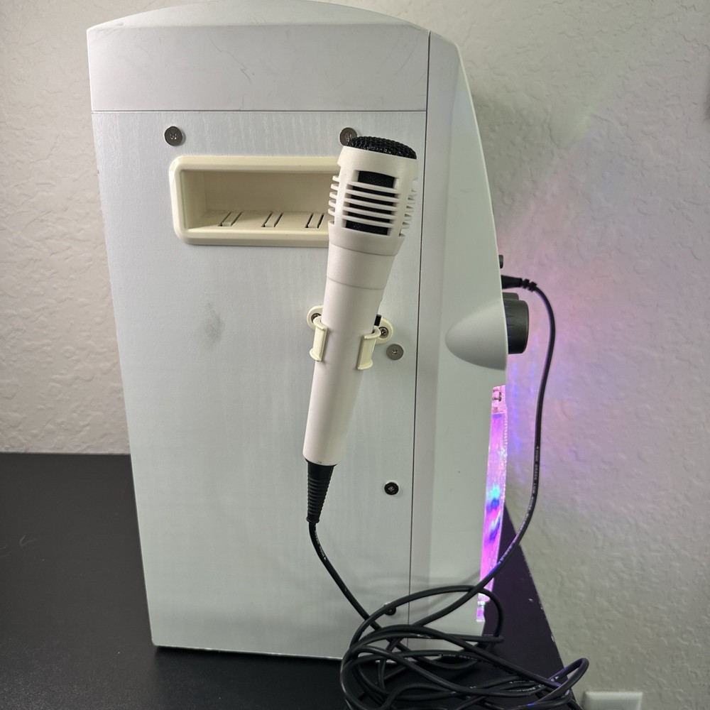 Singing Machine Karaoke with BlueTooth Voice Recording - ONLY ONE MIC/ Tested