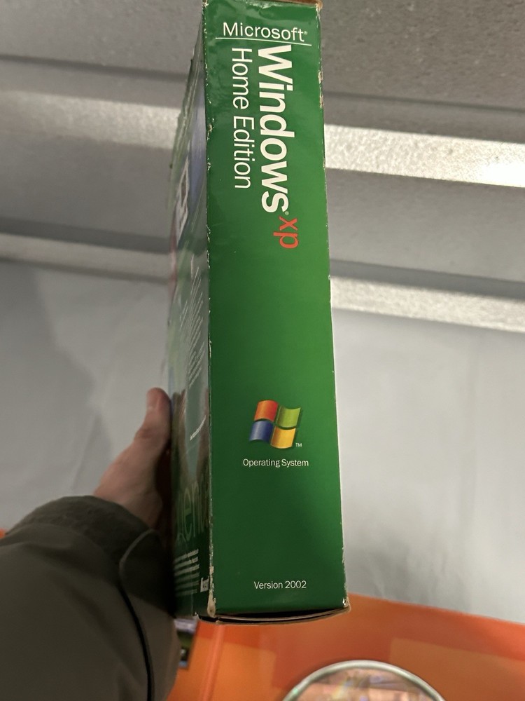 Microsoft Windows XP Home Edition - Full Version with Service Pack 2 CD-ROM