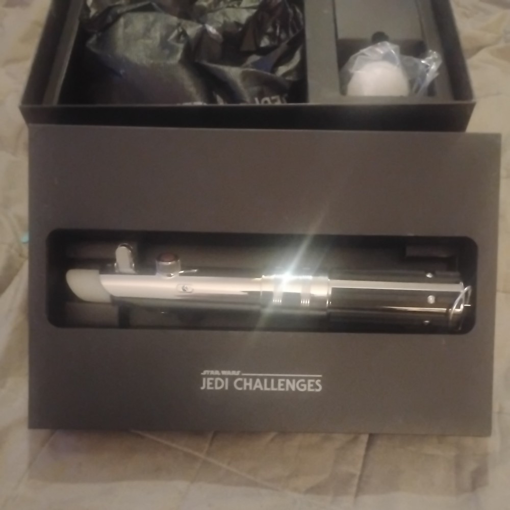 Star Wars Jedi Challenges AR Headset With Lightsaber Controller and Tracking