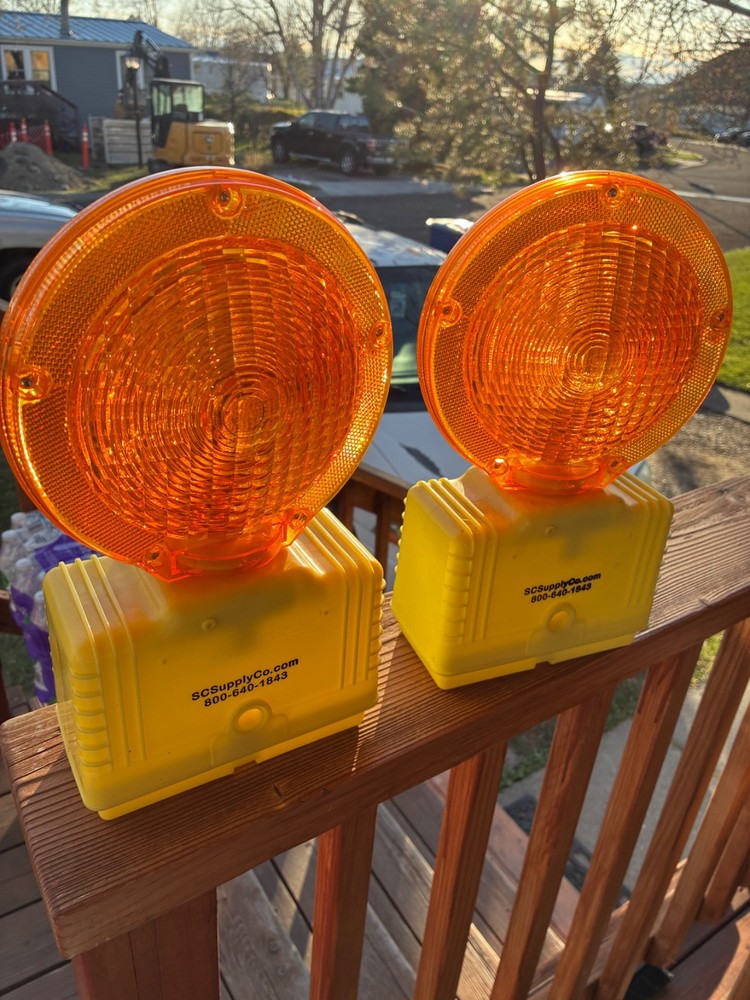 barricade warning lights, two