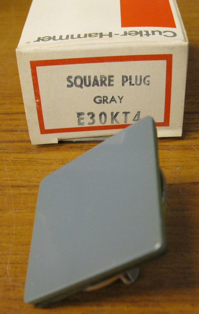 Cutler Hammer E30KT4 Square Plug