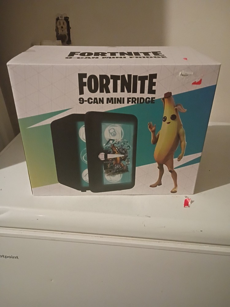 Fortnite Mini Fridge Peely Animated
