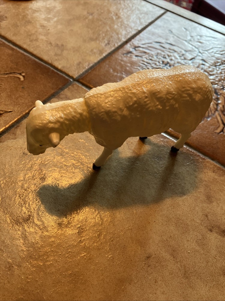 Plastic Nodding Sheep Societe 13x8cm