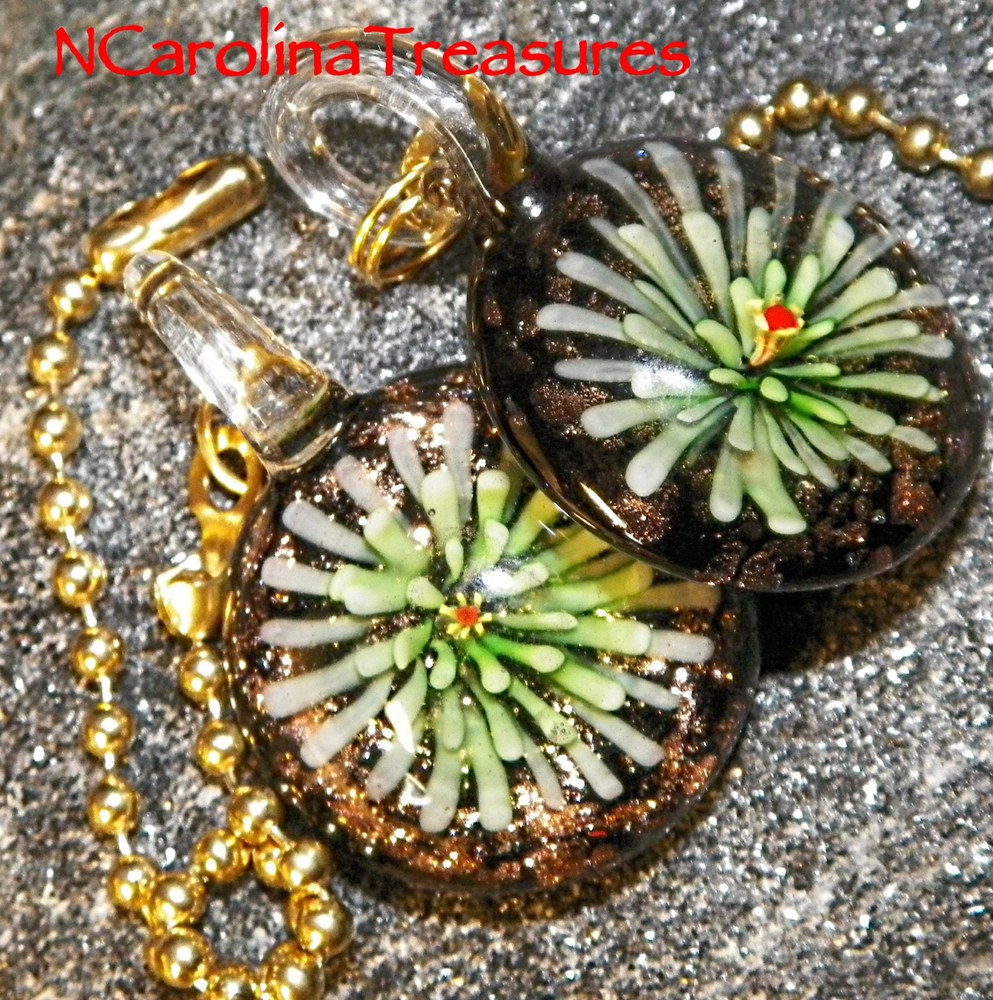 GREEN FIRE BURST GOLD GLITTER GLASS CEILING FAN LIGHT SWITCH PULL LARGE PR M176