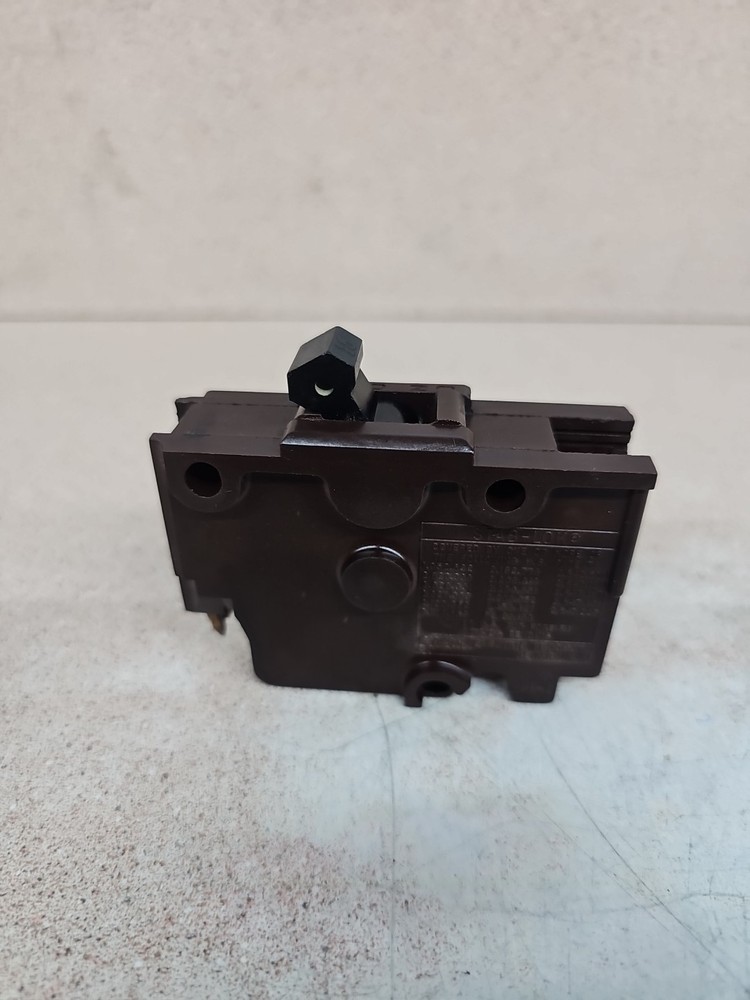 FEDERAL PACIFIC 1 POLE 15 AMP NA115 (THICK) Chipped
