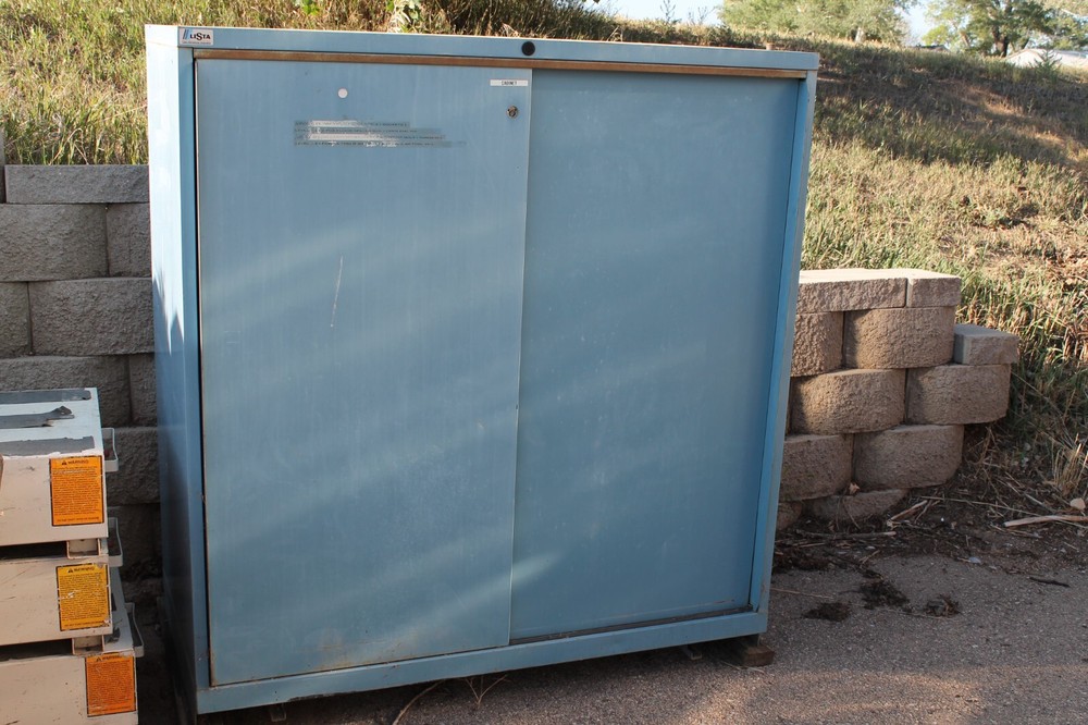 Lista storage cabinet